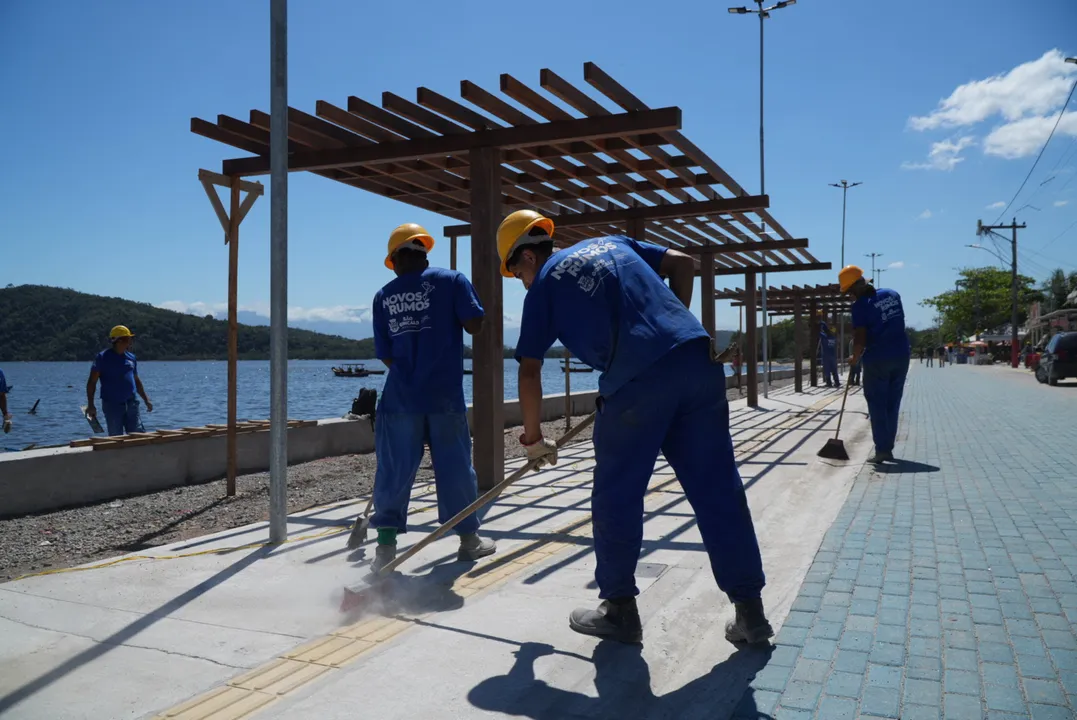 Obras na Praia das Pedrinhas
