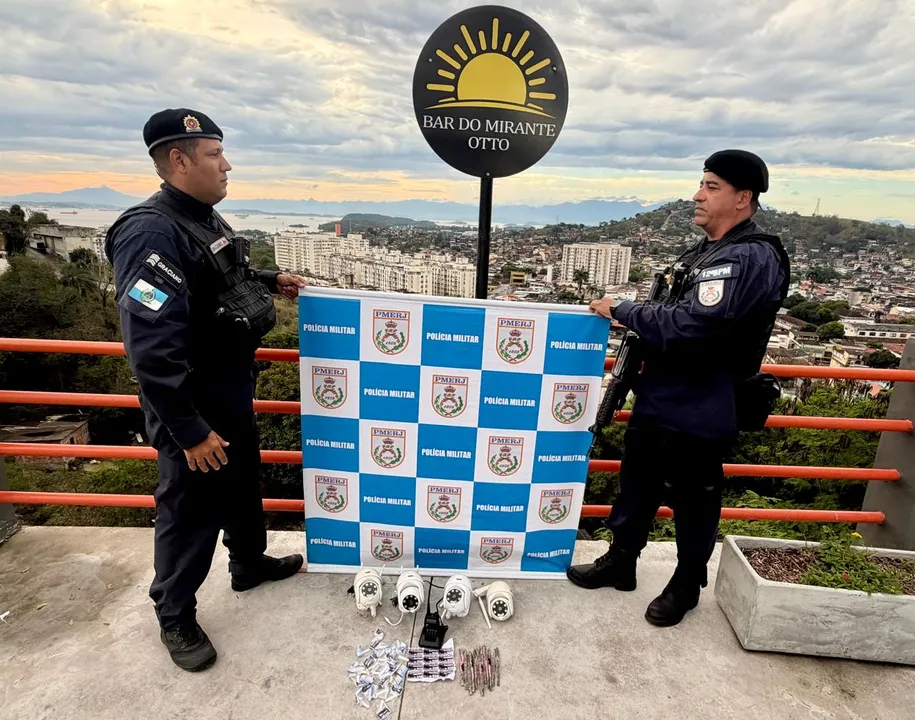 Todo o material foi apreendido e encaminhado para a 78ª DP (Fonseca),onde a ocorrência foi registrada