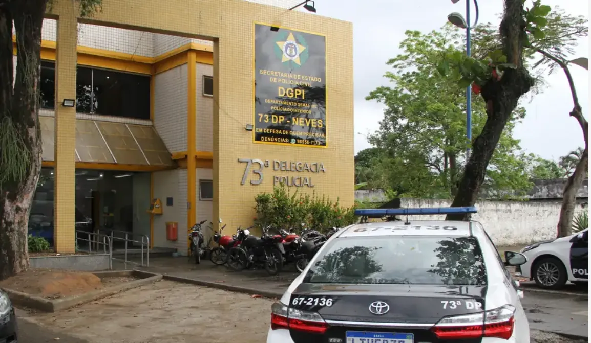 Criminosos renderam ocupantes de coletivo que seguia do Rio para São Gonçalo; cerca de nove vítimas procuraram a delegacia