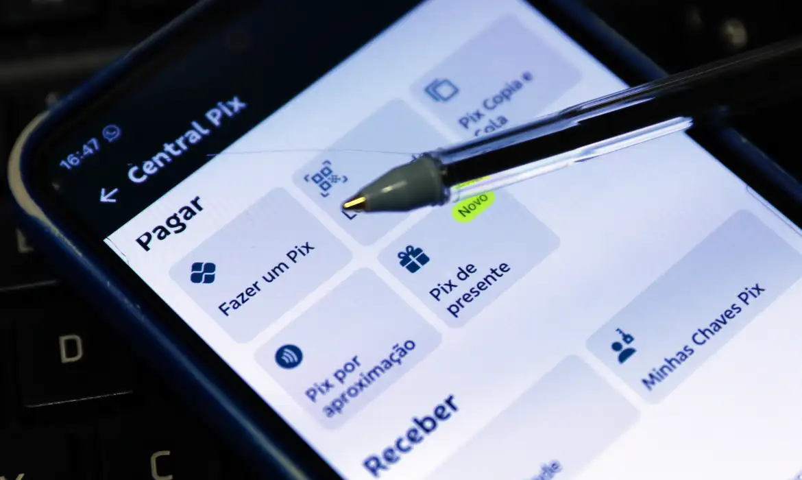 Na prática, o fim do teto de R$ 500 não significa que o usuário poderá fazer pagamentos de qualquer valor automaticamente