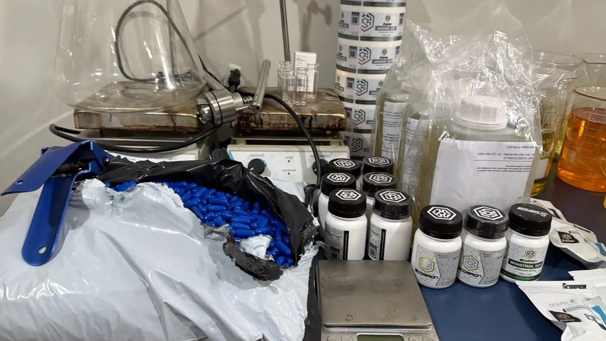 Fábrica clandestina de anabolizantes que funcionava em um imóvel residencial