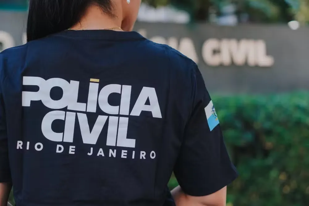 Após informações de inteligência, os agentes localizaram o criminoso em Niterói