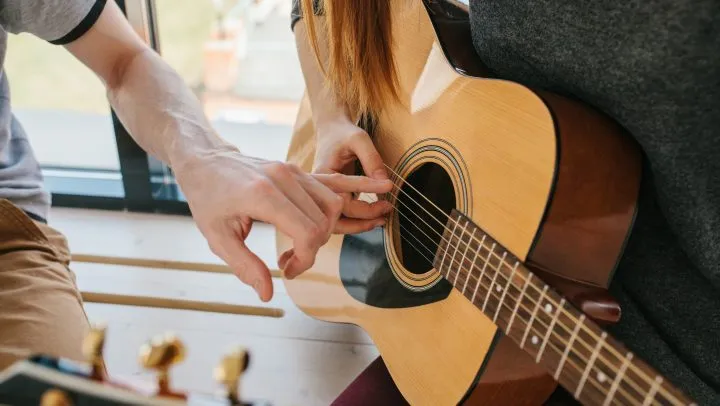 São presenciais as aulas de violão, teatro, ballet, capoeira, percussão, pintura, audiovisual e contação de histórias