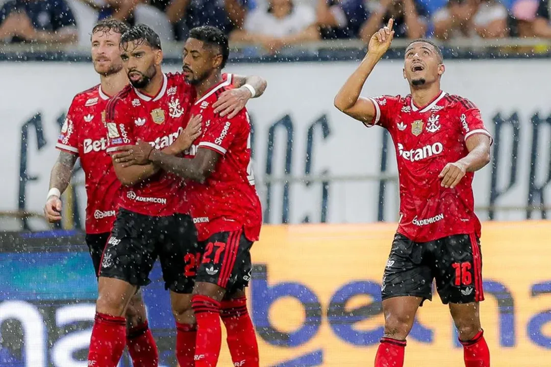 Com o resultado, o Flamengo chegou aos 54 pontos e assumiu a liderança do Brasileirão