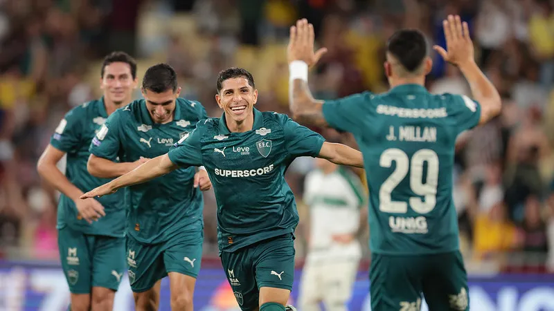Savarino fez o primeiro hat-trick com a camisa tricolor