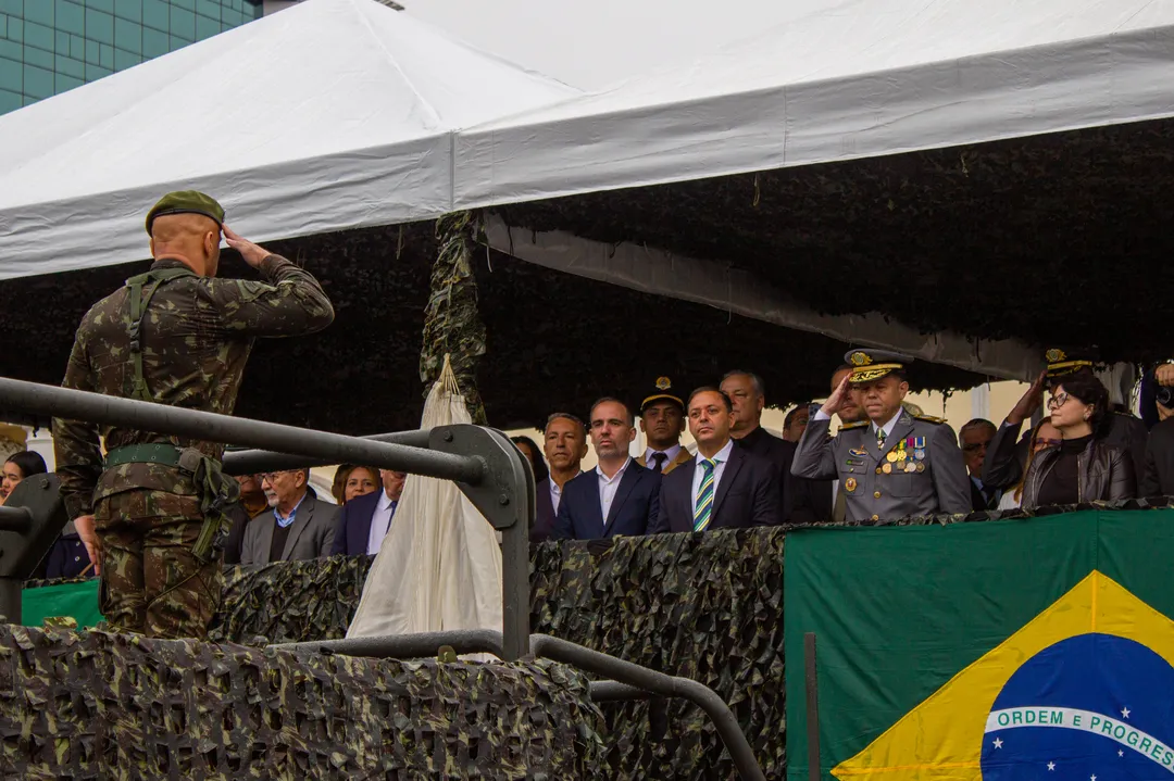 Tradicional desfile cívico-militar marca feriado de 7 de Setembro em Niterói