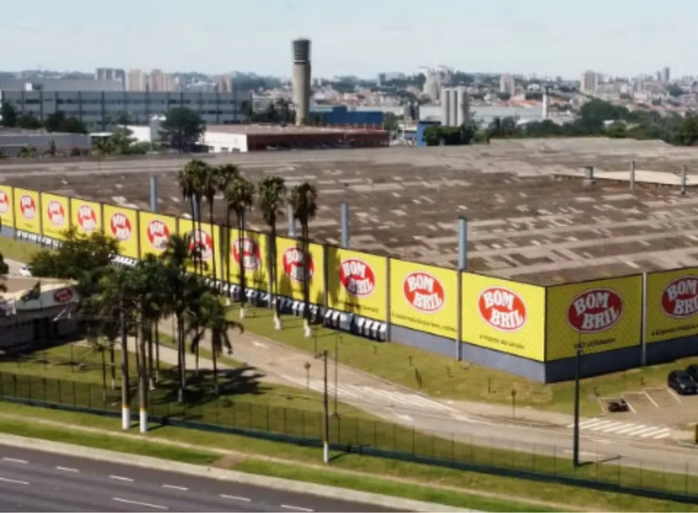O ataque aconteceu por volta das 5h50 na unidade da empresa localizada às margens da Rodovia Anchieta, no bairro Rudge Ramos