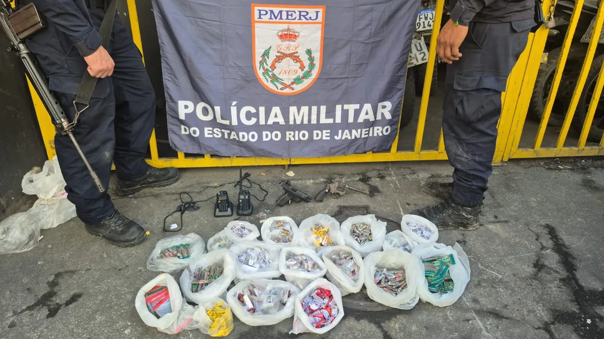 PMs prenderam três suspeitos com armas e drogas