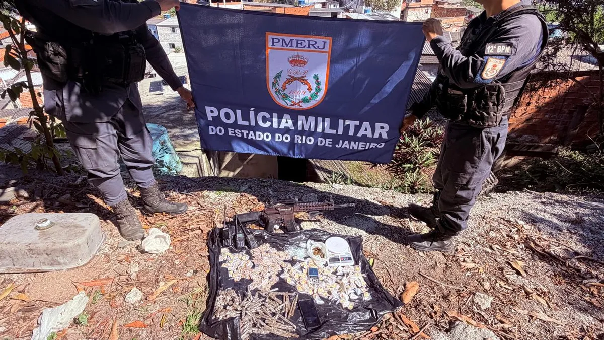 Arma de guerra foi localizada em uma área de mata na comunidade