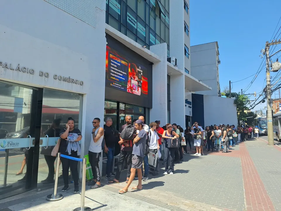 Imagem ilustrativa da imagem Último dia para entregar carta de oposição à contribuição sindical é marcado por longa fila em São Gonçalo