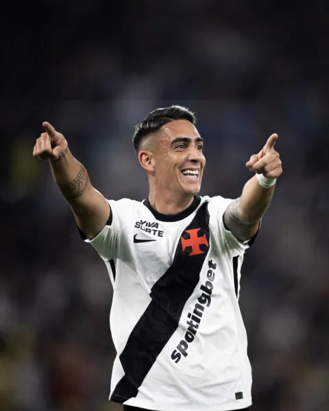 Puma Rodríguez marcou o último gol na vitória por 3 a 1 sobre o Flu, sacramento a classificação do Gigante da Colina