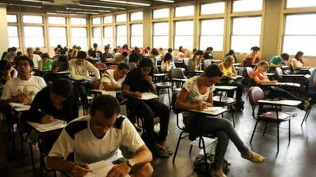 Estão dispensados do pagamento os candidatos que obtiveram isenção nos exames anteriores, desde que tenham comparecido à prova