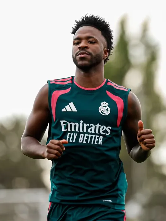 Vini Jr aceita renovação com Real Madrid até 2032
