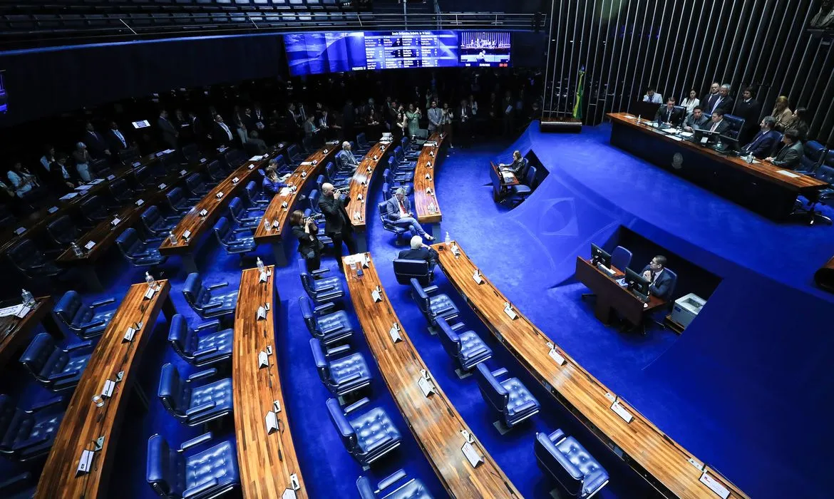 Diferentemente dos demais cargos, será necessário votar duas vezes