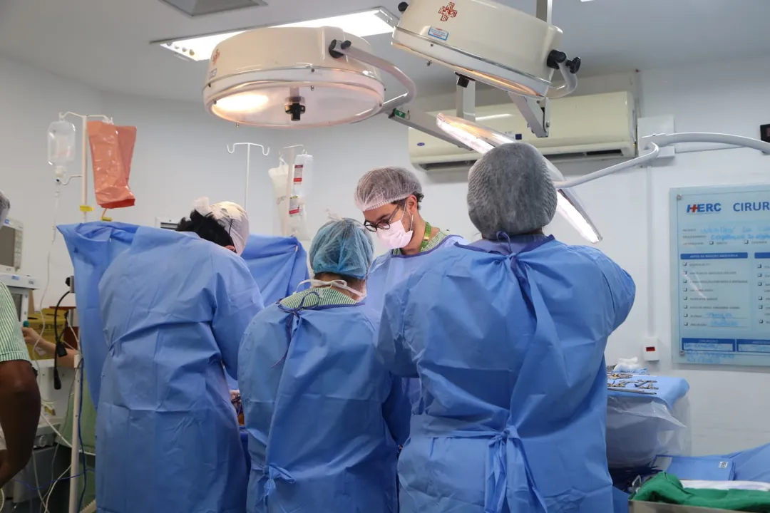 Nos oito primeiros meses deste ano, o hospital realizou 3.198 cirurgias, contra 2.461 no mesmo período de 2025, um aumento de aproximadamente 30%