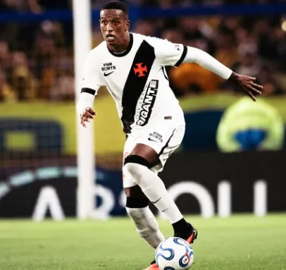 O zagueiro Robert Renan sofreu um acidente na manhã desta segunda-feira (26), enquanto estava a caminho do treino do Vasco