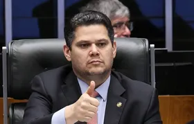 Alcolumbre destrava PEC do fim da 6x1 após conversas com Lula