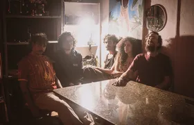Banda de São Gonçalo celebra 10 anos com álbum inspirado em conflitos do cotidiano
