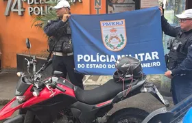 Com mandado de prisão por tráfico, homem é preso após fugir de abordagem no Colubandê, em São Gonçalo