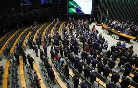 Congresso deve decidir sobre 'taxa das blusinhas' nesta segunda