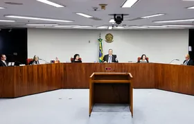 Dino e Moraes defendem rediscutir dispensa de diploma para jornalista