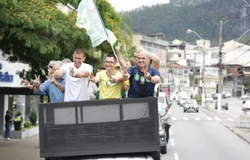 Douglas Ruas comanda carreata em Nova Friburgo em apoio a Flávio Bolsonaro