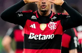 Flamengo leva susto, mas vence o Cruzeiro no Maracanã e avança na Libertadores