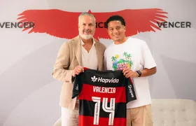 Flamengo oficializa contratação do atacante equatoriano Anthony Valencia