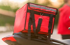 Golpe do delivery: Preso falso entregador que realizava assaltos com bicicleta e mochila térmica