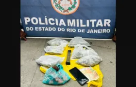 Homem é preso com mais de 2 kg de drogas após tentar fugir da PM em Cabo Frio