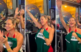 Luana Piovani comemora 50 anos em roda de samba na Lapa