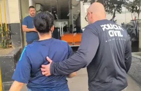 Mãe é presa após filha denunciar agressões no bairro de Santa Luzia, em São Gonçalo