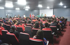 Maricá reúne estudantes para debates sobre bullying e racismo