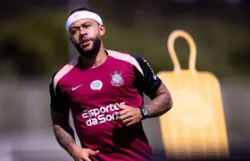 Memphis Depay ouve clubes brasileiros e não descarta permanência no país