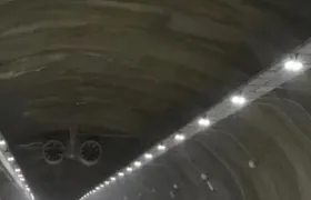 Motoristas ficam em meio a tiroteio no túnel Charitas-Cafubá
