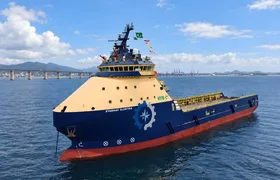 Navio de R$ 450 milhões com tripulação 100% feminina é batizado no Rio