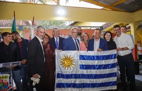 Niterói e Uruguai firmam acordo para escola pública bilíngue