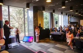 Niterói recebe prefeitos e governadores de dez países em encontro sobre governança e desenvolvimento