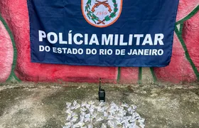 PM apreende rádio transmissor e drogas durante ação em comunidade de Niterói