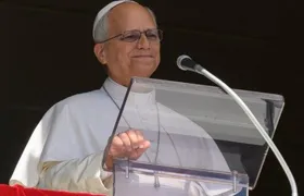 Papa Leão XIV passa por cirurgia para retirada de parte do pulmão