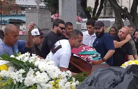 Piloto morto em queda de helicóptero é sepultado em São Gonçalo