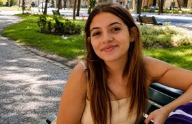 Quem é a brasileira de 21 anos que se tornou a bilionária mais jovem do mundo
