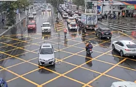Trânsito: Chuva e excesso de veículos dão 'nó' em diferentes pontos de Niterói nesta quinta-feira; confira