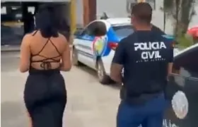 Falsa dentista é presa enquanto se preparava para atendimento