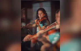 Crianças e adolescentes de projeto social de Itaguaí levam a música brasileira à Itália