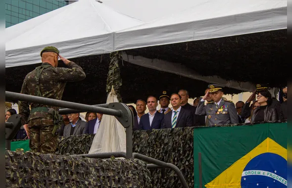 Tradicional desfile cívico-militar marca feriado de 7 de Setembro em Niterói; confira fotos