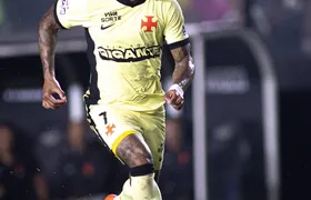 David, do Vasco, é intimado à delegacia para entregar passaporte