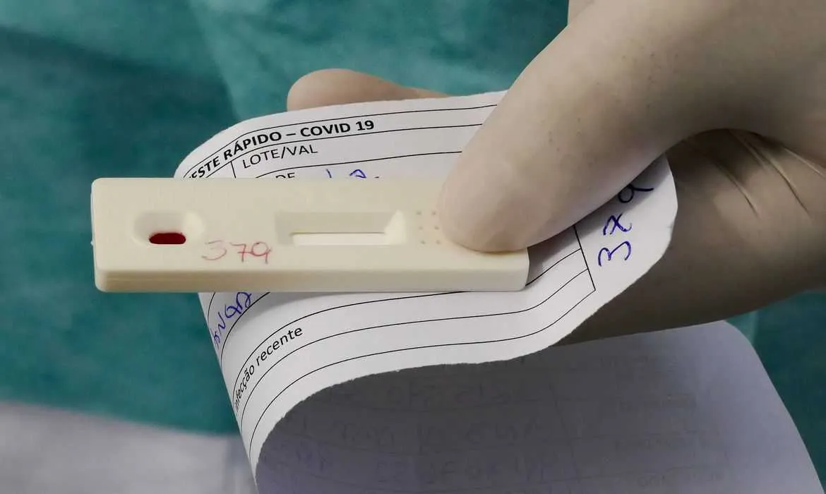 o número total de casos desde o primeiro registrado no país é de 210.464