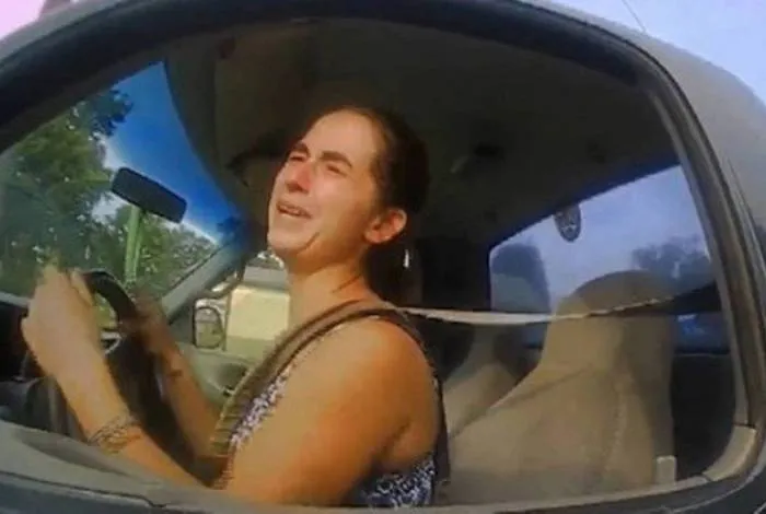 Carteira de motorista dela havia sido revogada