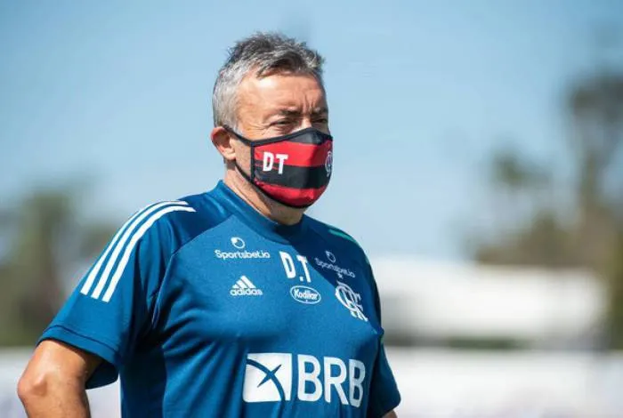 Técnico estava de quarentena, em casa